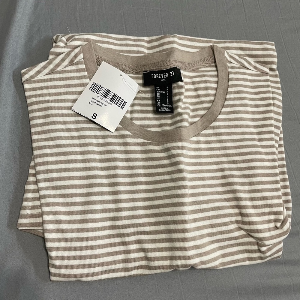 Forever 21 Mens Tshirt